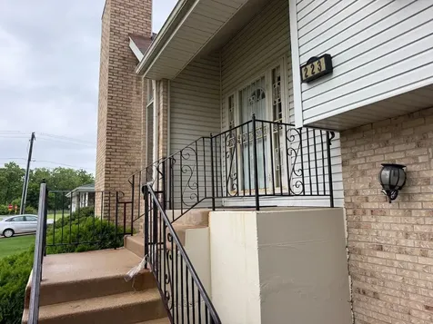 223 South Dante Avenue Glenwood IL 60425