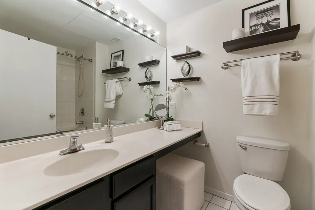 208 West Washington Street Chicago IL 60606