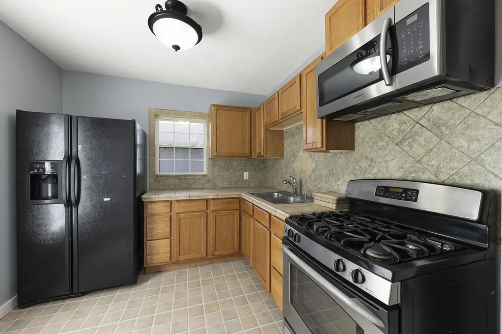 123 North Calhoun Street Aurora IL 60505