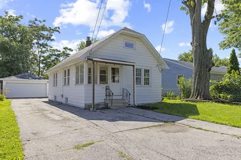 123 North Calhoun Street Aurora IL 60505