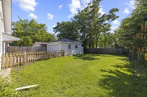 123 North Calhoun Street Aurora IL 60505