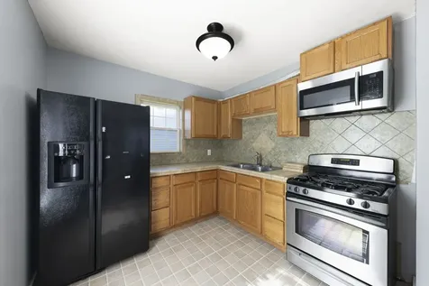 123 North Calhoun Street Aurora IL 60505