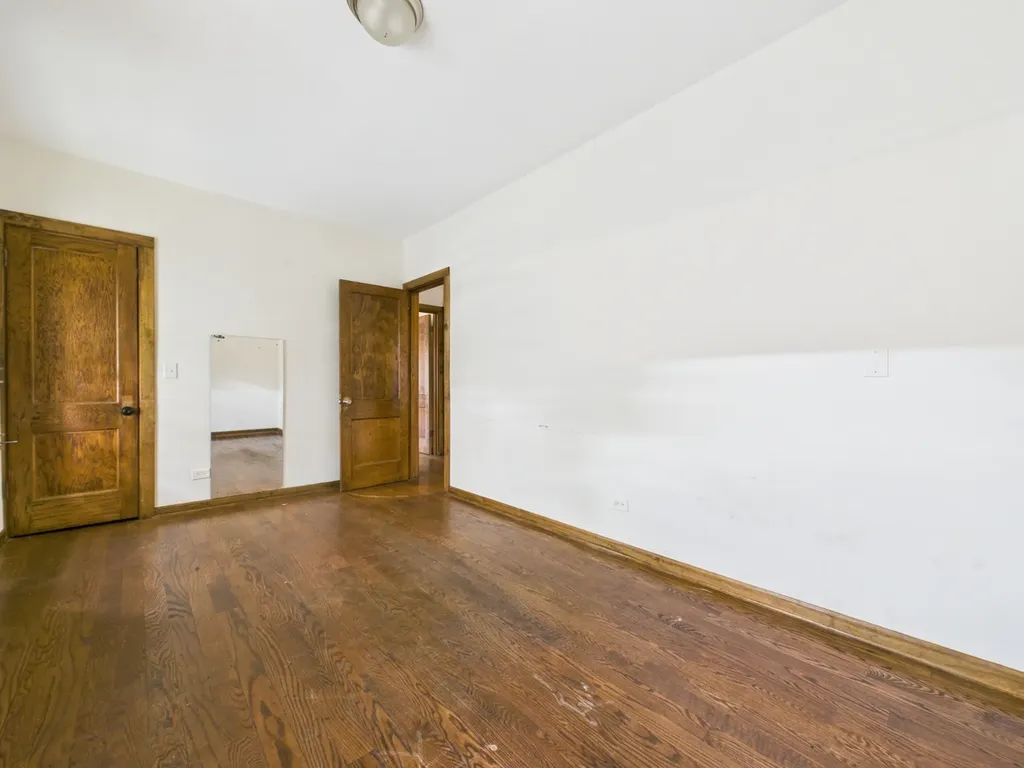 8607 South King Drive Chicago IL 60619