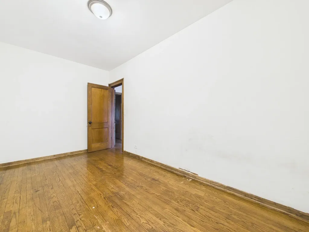8607 South King Drive Chicago IL 60619