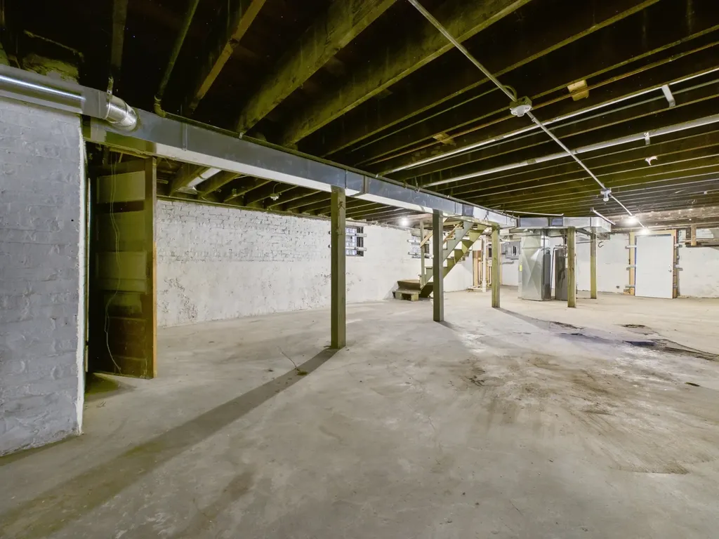 8607 South King Drive Chicago IL 60619
