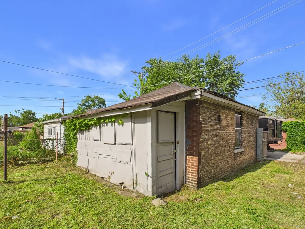 8607 South King Drive Chicago IL 60619