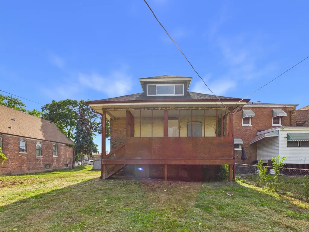 8607 South King Drive Chicago IL 60619