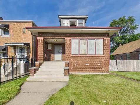 8607 South King Drive Chicago IL 60619