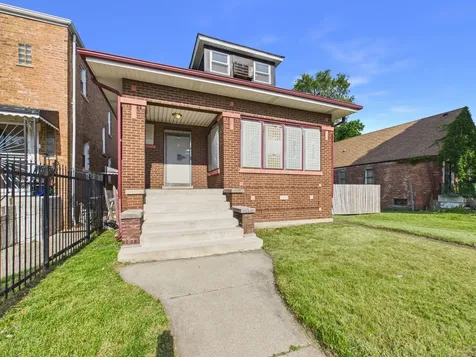 8607 South King Drive Chicago IL 60619