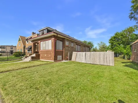 8607 South King Drive Chicago IL 60619