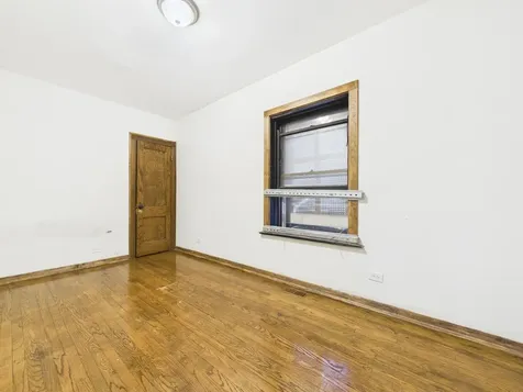 8607 South King Drive Chicago IL 60619