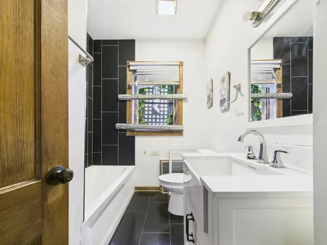 8607 South King Drive Chicago IL 60619