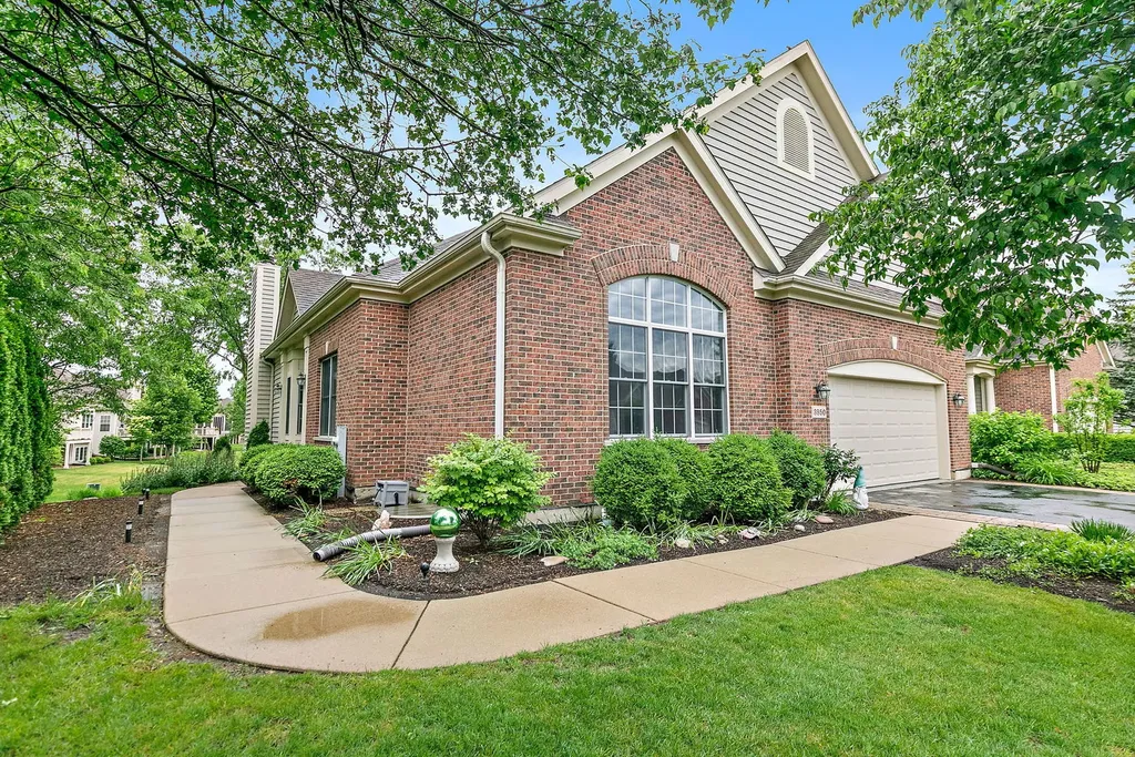 3950 Coyote Lakes Circle Lake In The Hills IL 60156