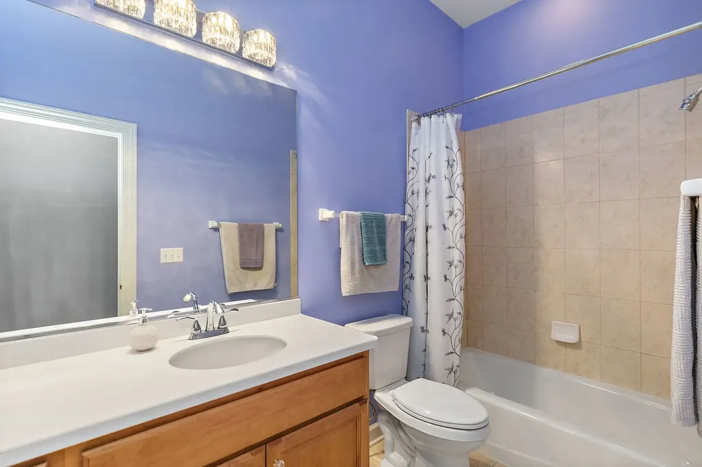 3950 Coyote Lakes Circle Lake In The Hills IL 60156