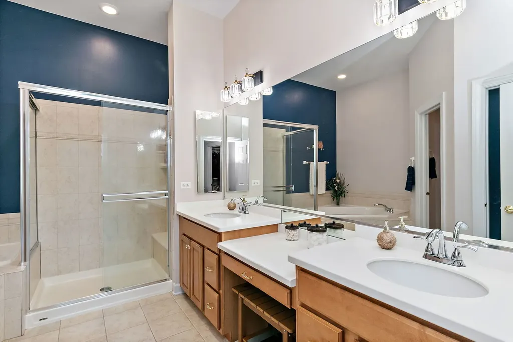 3950 Coyote Lakes Circle Lake In The Hills IL 60156