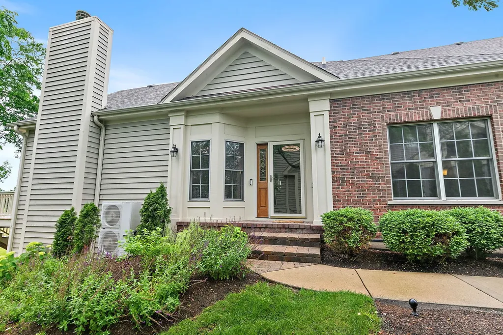 3950 Coyote Lakes Circle Lake In The Hills IL 60156