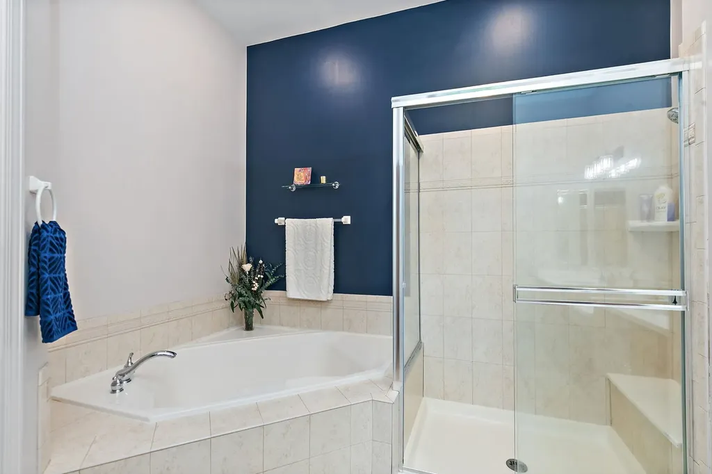 3950 Coyote Lakes Circle Lake In The Hills IL 60156