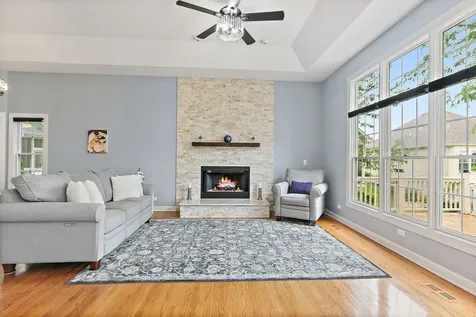 3950 Coyote Lakes Circle Lake In The Hills IL 60156