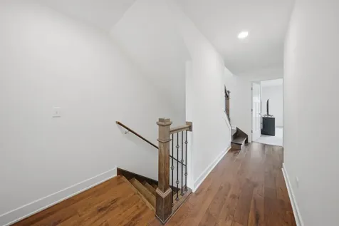 214 West Sigwalt Street Arlington Heights IL 60005