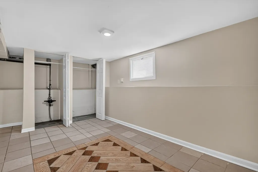 5107 West Berenice Avenue Chicago IL 60641