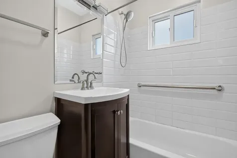 5107 West Berenice Avenue Chicago IL 60641
