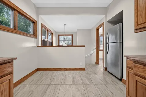 5107 West Berenice Avenue Chicago IL 60641