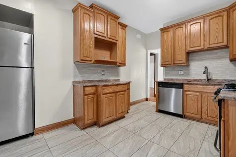 5107 West Berenice Avenue Chicago IL 60641