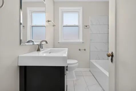 5107 West Berenice Avenue Chicago IL 60641