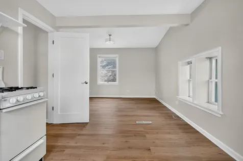 5107 West Berenice Avenue Chicago IL 60641