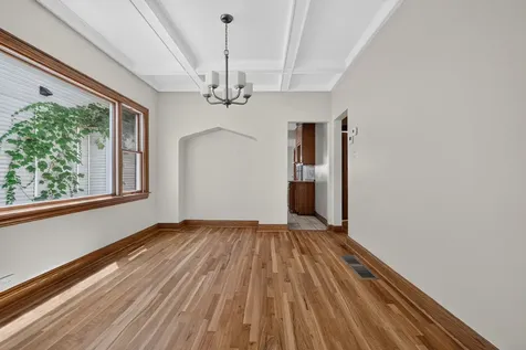 5107 West Berenice Avenue Chicago IL 60641