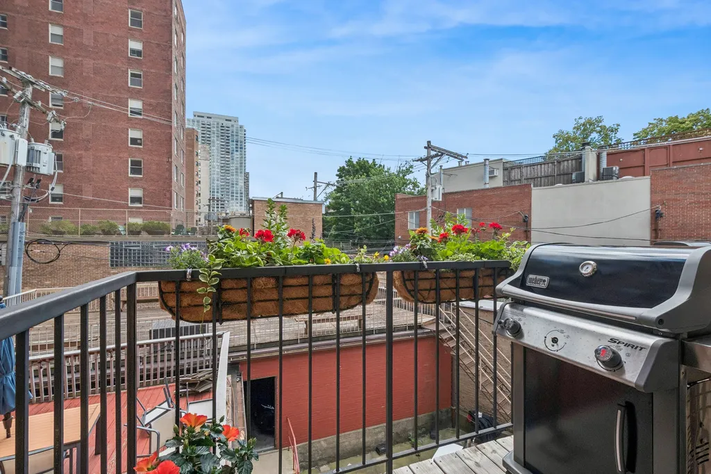 317 West Webster Avenue Chicago IL 60614