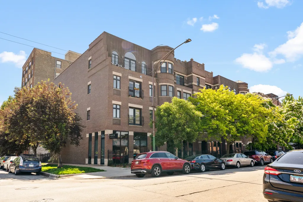 529 North Racine Avenue Chicago IL 60642