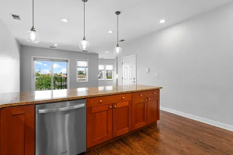 529 North Racine Avenue Chicago IL 60642