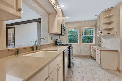 208 Robert Avenue Rockford IL 61107