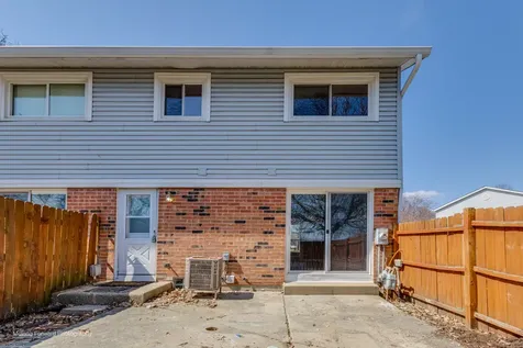 4081 Quincy Court Streamwood IL 60107