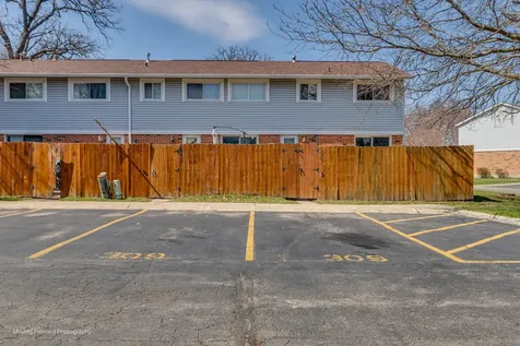 4081 Quincy Court Streamwood IL 60107