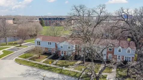4081 Quincy Court Streamwood IL 60107