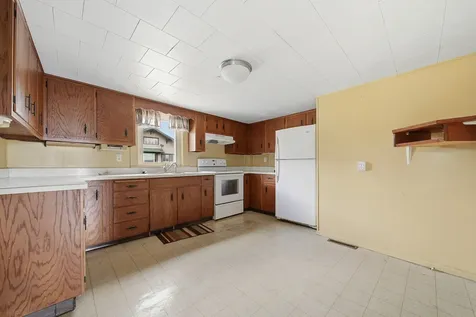 2283 East 2750th Street Kewanee IL 61443