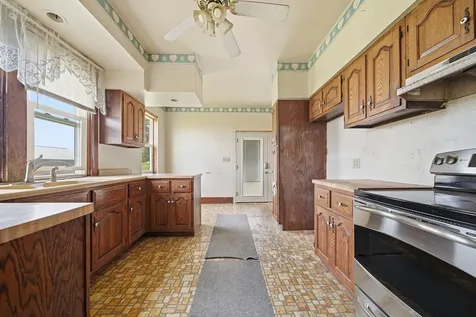 2283 East 2750th Street Kewanee IL 61443