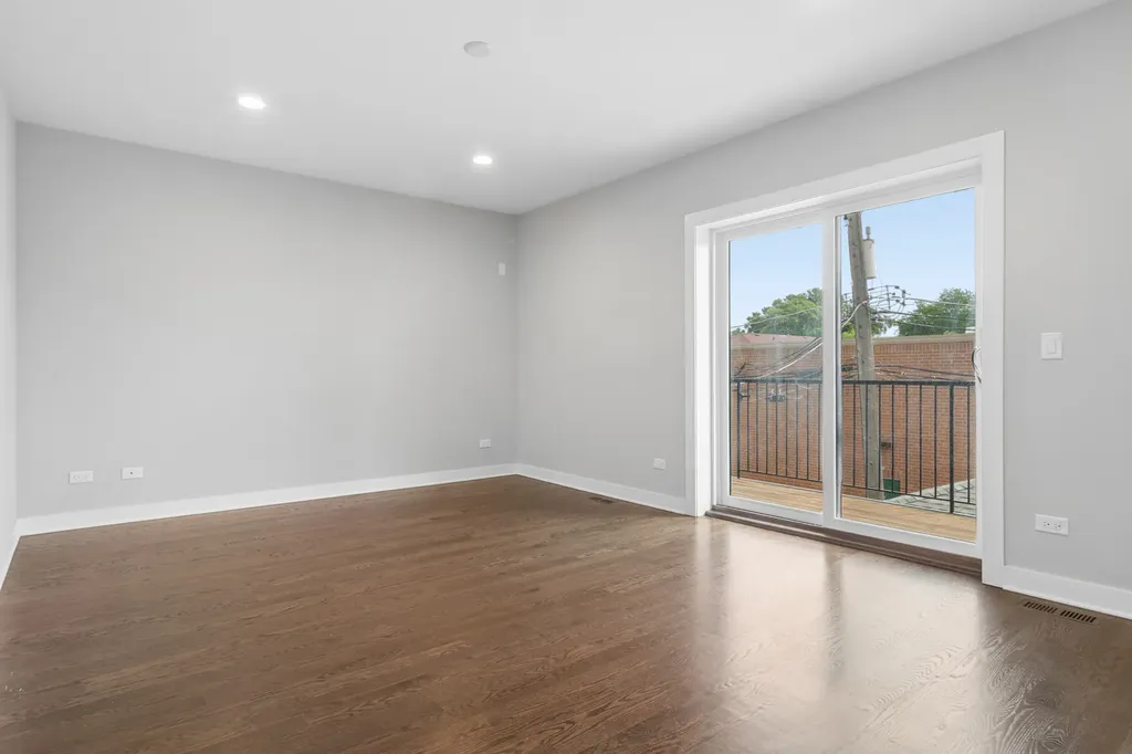4845 North Keystone Avenue Chicago IL 60630
