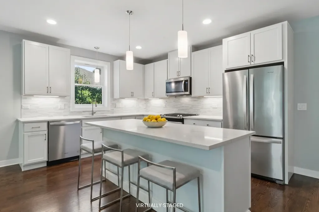 4845 North Keystone Avenue Chicago IL 60630