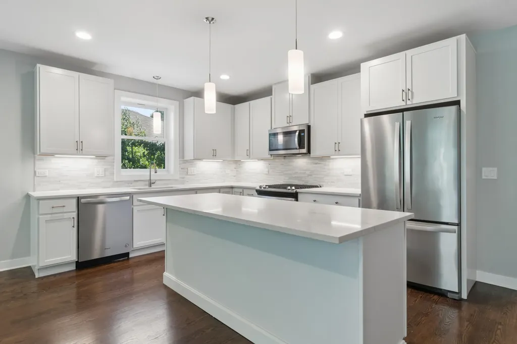 4845 North Keystone Avenue Chicago IL 60630