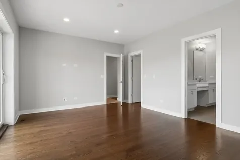 4845 North Keystone Avenue Chicago IL 60630