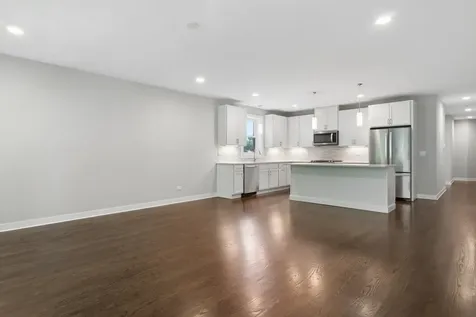 4845 North Keystone Avenue Chicago IL 60630