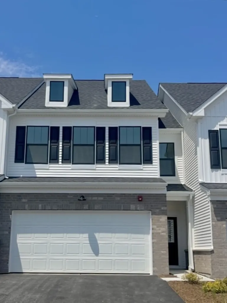 2004 Palmer Court Hoffman Estates IL 60169