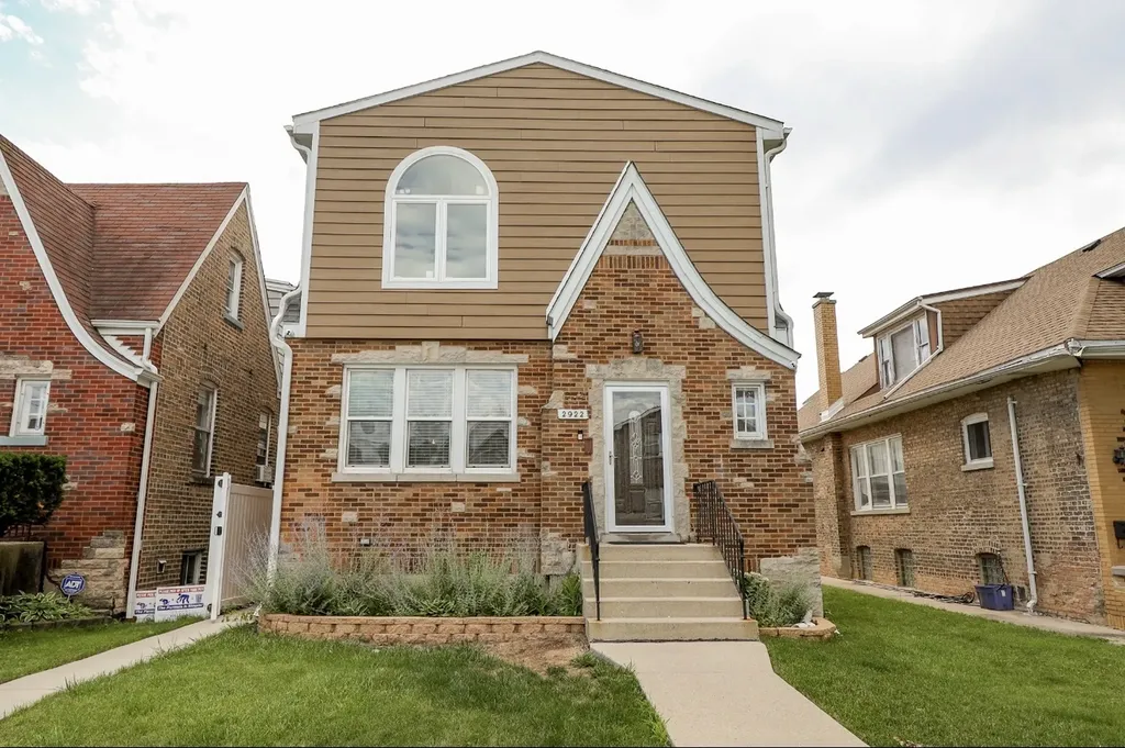 2922 North New England Avenue Chicago IL 60634
