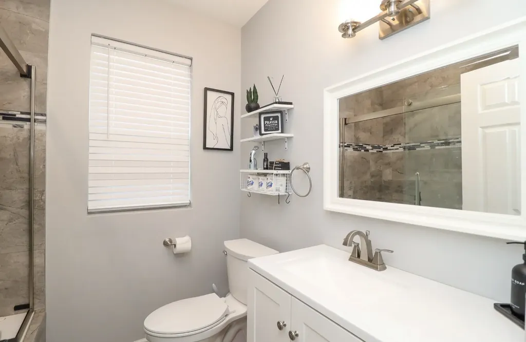 2922 North New England Avenue Chicago IL 60634