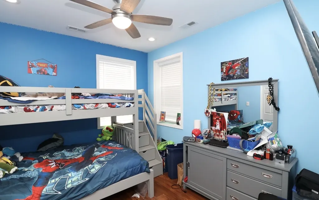 2922 North New England Avenue Chicago IL 60634