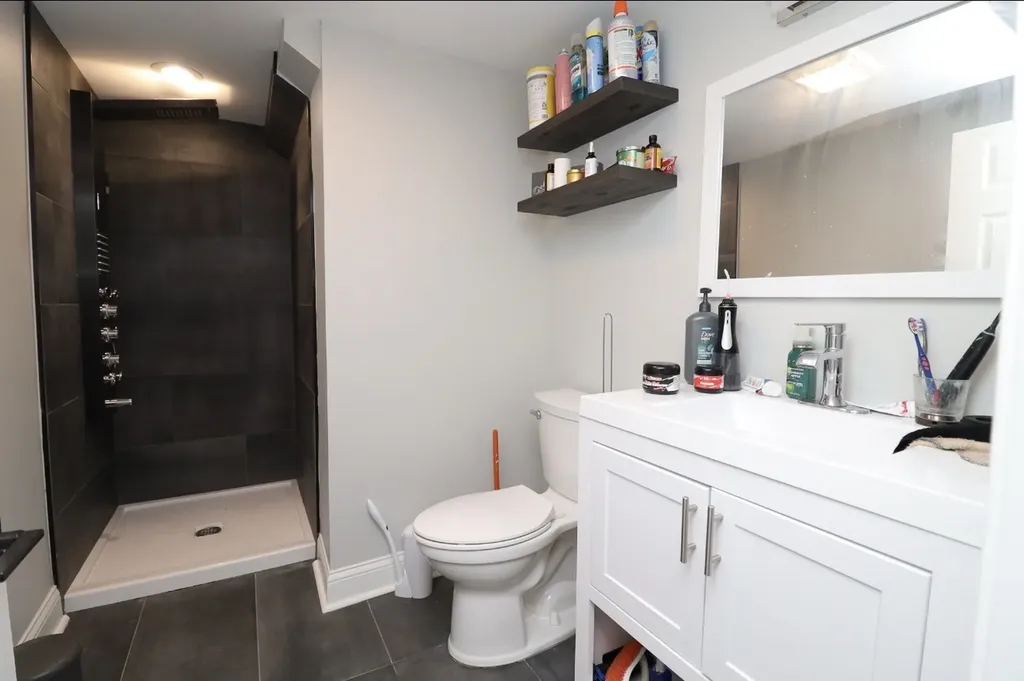 2922 North New England Avenue Chicago IL 60634