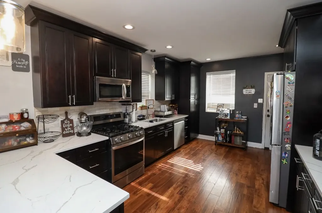 2922 North New England Avenue Chicago IL 60634